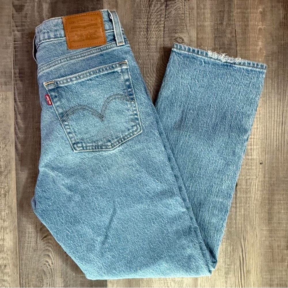 Levi's Womens Medium Wash Wedgie Straight